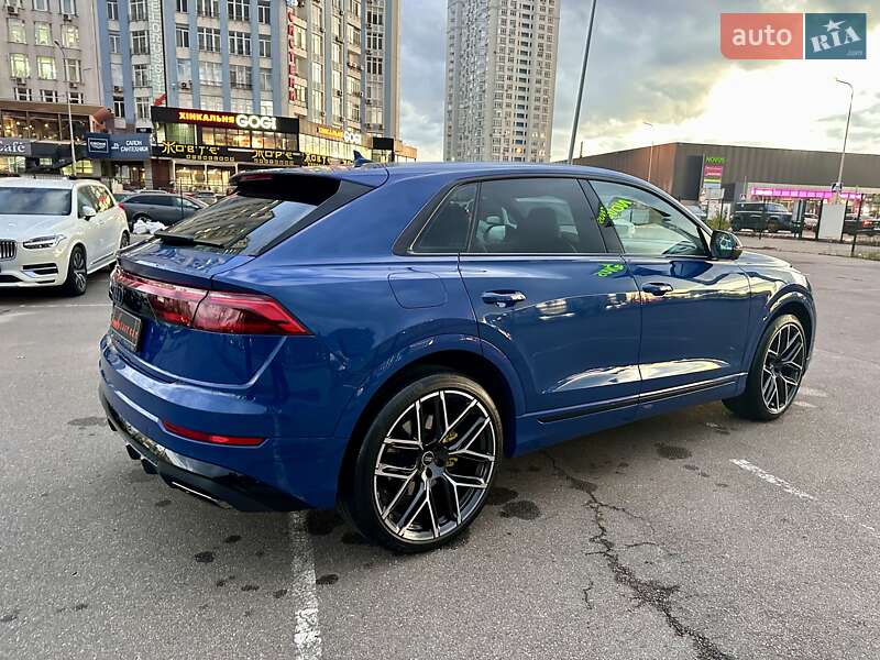 Позашляховик / Кросовер Audi Q8 2024 в Києві