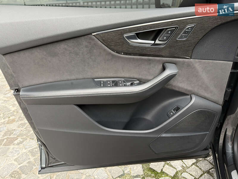 Позашляховик / Кросовер Audi Q8 2020 в Дніпрі фото 14 Позашляховик / Кросовер Audi Q8 2020 в Дніпрі