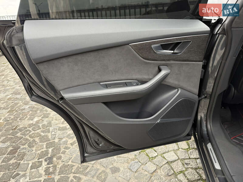 Позашляховик / Кросовер Audi Q8 2020 в Дніпрі фото 31 Позашляховик / Кросовер Audi Q8 2020 в Дніпрі