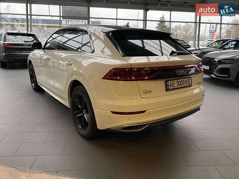 Позашляховик / Кросовер Audi Q8 2018 в Дніпрі