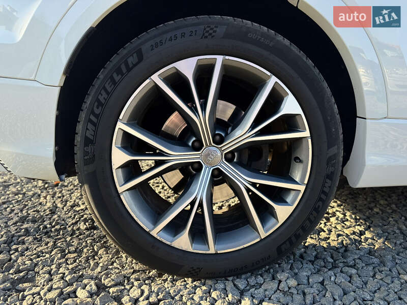 Внедорожник / Кроссовер Audi Q8 2019 в Бердичеве