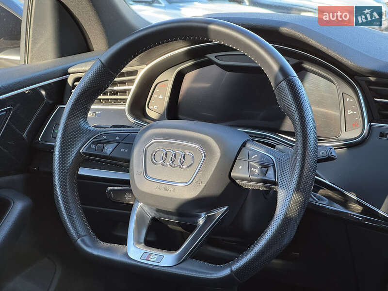 Внедорожник / Кроссовер Audi Q8 2019 в Бердичеве