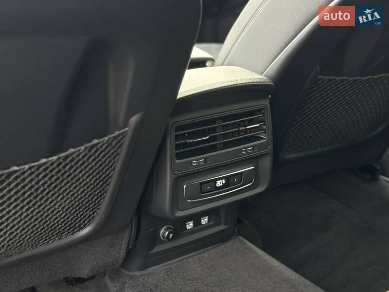 Позашляховик / Кросовер Audi Q8 2018 в Києві фото 35 Позашляховик / Кросовер Audi Q8 2018 в Києві