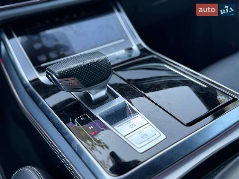 Внедорожник / Кроссовер Audi Q8 2018 в Киеве