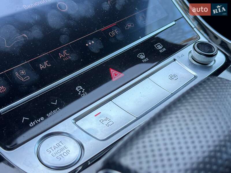 Внедорожник / Кроссовер Audi Q8 2018 в Киеве