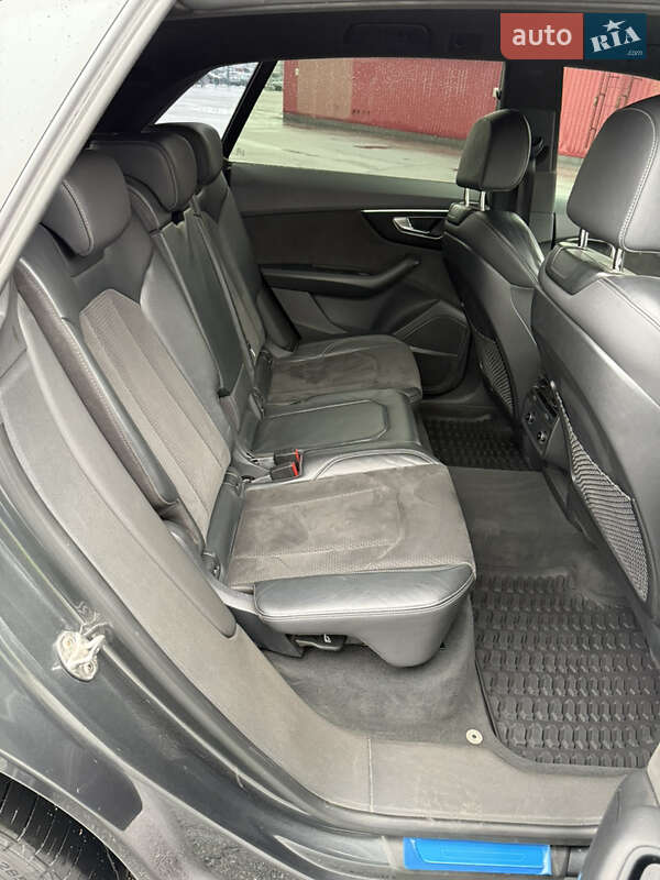 Позашляховик / Кросовер Audi Q8 2021 в Києві