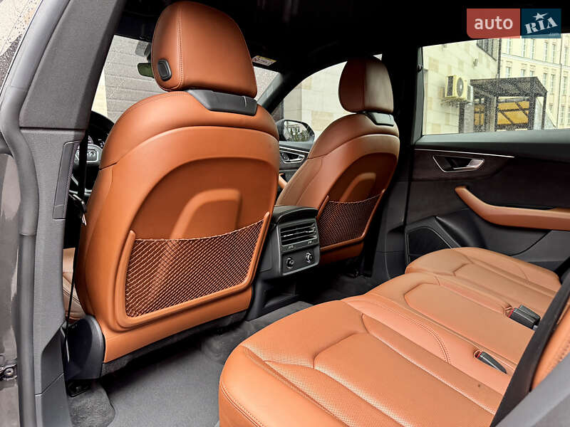 Позашляховик / Кросовер Audi Q8 2018 в Києві фото 29 Позашляховик / Кросовер Audi Q8 2018 в Києві
