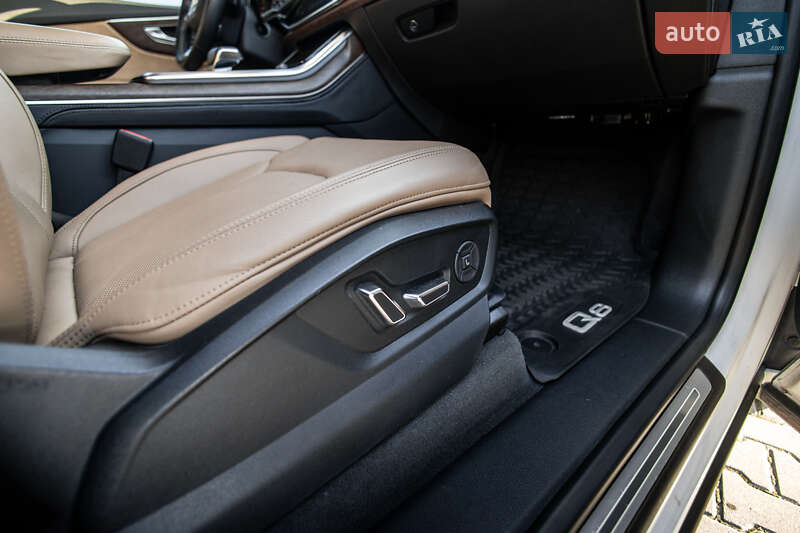 Позашляховик / Кросовер Audi Q8 2018 в Львові