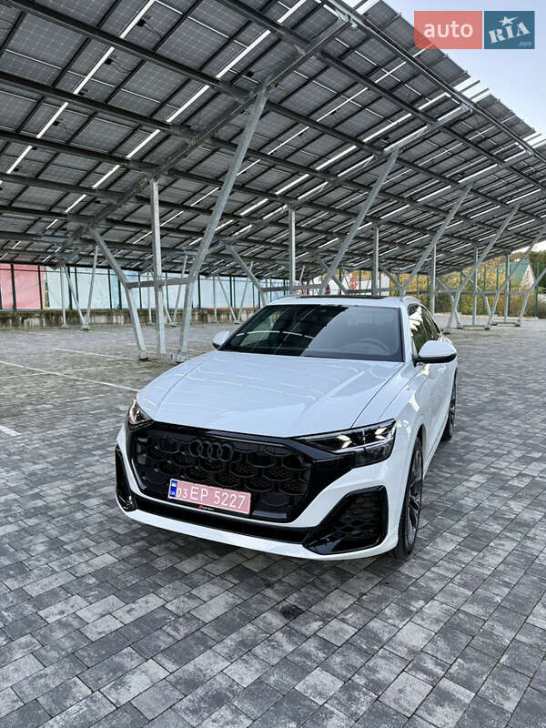 Позашляховик / Кросовер Audi Q8 2024 в Львові