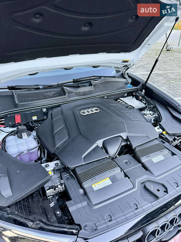 Позашляховик / Кросовер Audi Q8 2024 в Львові