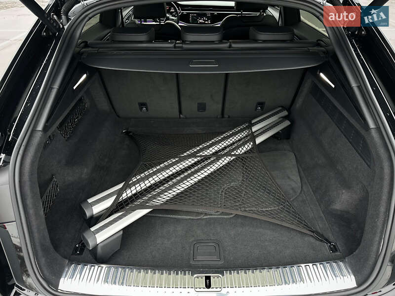 Внедорожник / Кроссовер Audi Q8 2024 в Киеве