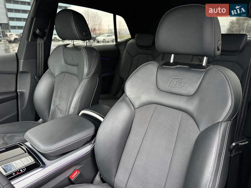 Внедорожник / Кроссовер Audi Q8 2024 в Киеве