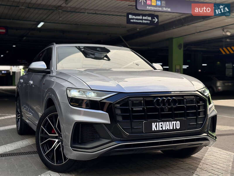 Внедорожник / Кроссовер Audi Q8 2019 в Киеве