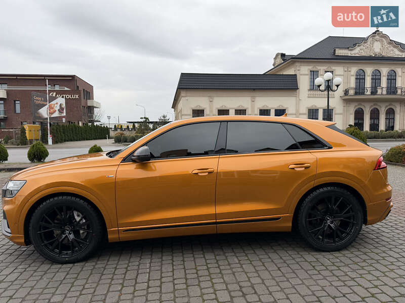 Позашляховик / Кросовер Audi Q8 2018 в Мукачевому
