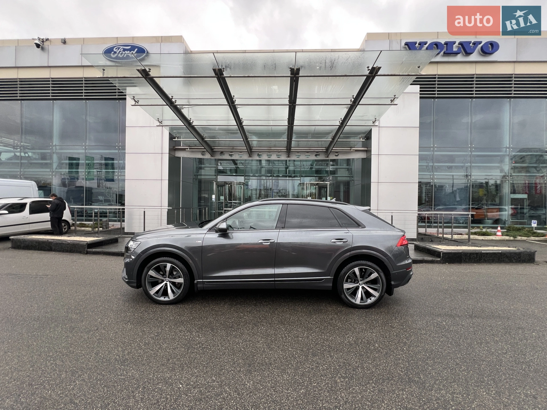 2019 Audi Q8 - мініатюра 4