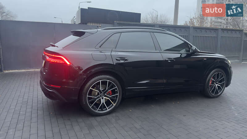 Внедорожник / Кроссовер Audi Q8 2018 в Киеве