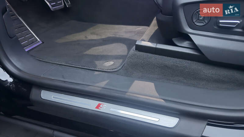 Внедорожник / Кроссовер Audi Q8 2018 в Киеве