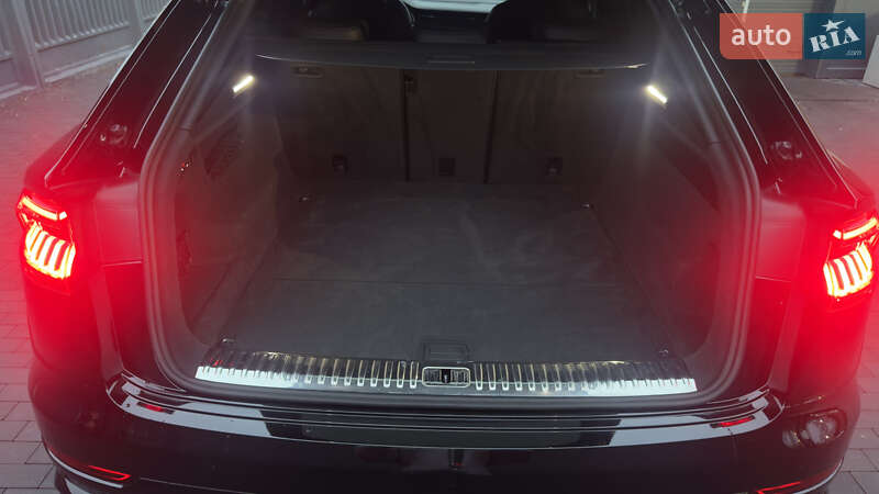Внедорожник / Кроссовер Audi Q8 2018 в Киеве