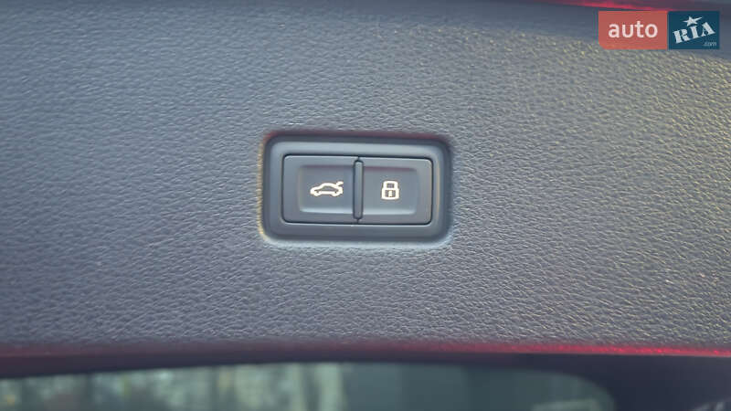 Внедорожник / Кроссовер Audi Q8 2018 в Киеве