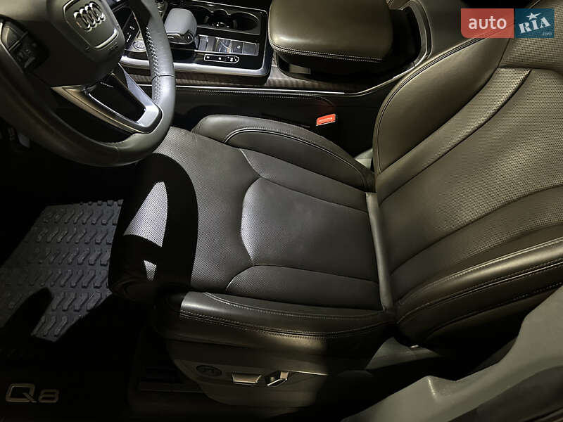Внедорожник / Кроссовер Audi Q8 2019 в Киеве