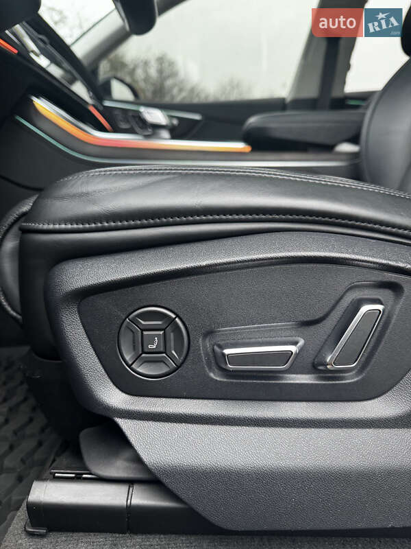 Внедорожник / Кроссовер Audi Q8 2022 в Киеве