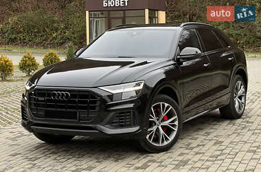 Позашляховик / Кросовер Audi Q8 2019 в Сваляві