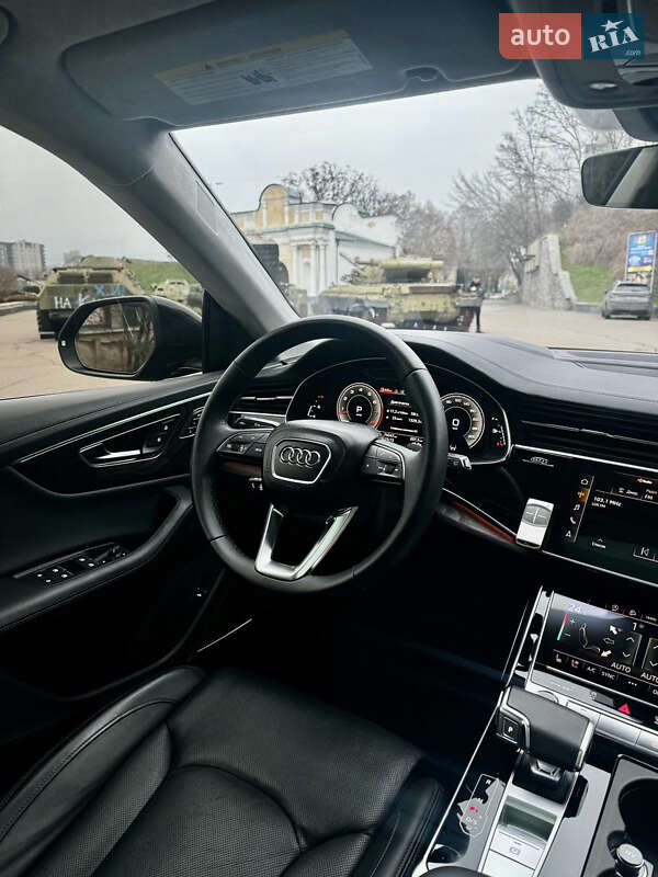 Позашляховик / Кросовер Audi Q8 2022 в Києві