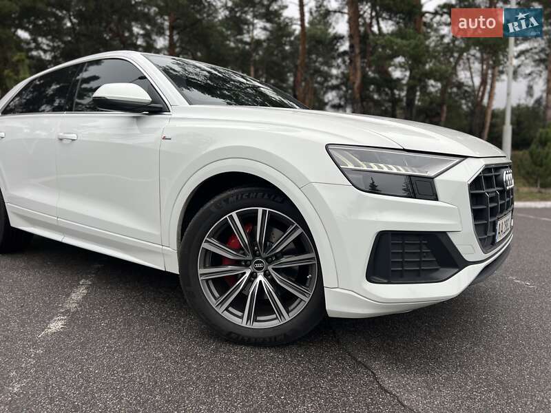 Внедорожник / Кроссовер Audi Q8 2020 в Киеве