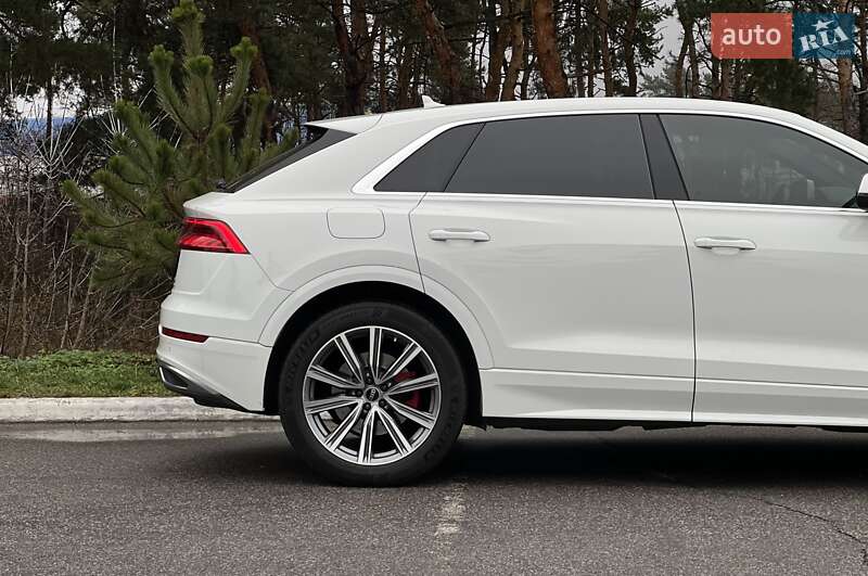 Внедорожник / Кроссовер Audi Q8 2020 в Киеве