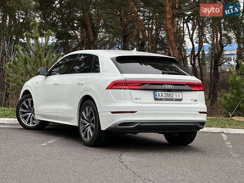 Внедорожник / Кроссовер Audi Q8 2020 в Киеве