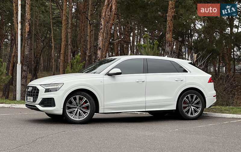 Внедорожник / Кроссовер Audi Q8 2020 в Киеве