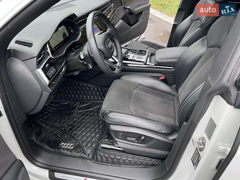 Внедорожник / Кроссовер Audi Q8 2020 в Киеве