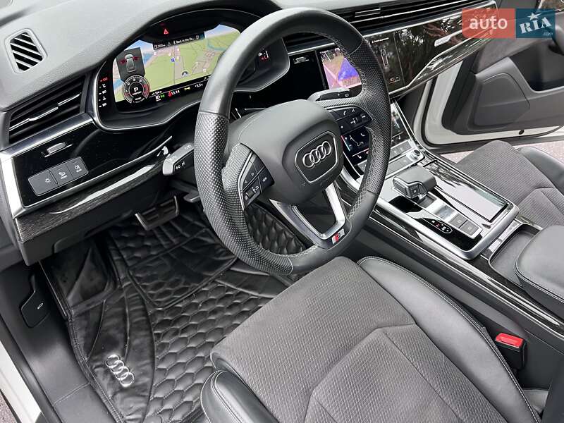 Внедорожник / Кроссовер Audi Q8 2020 в Киеве