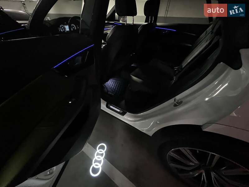 Внедорожник / Кроссовер Audi Q8 2020 в Киеве