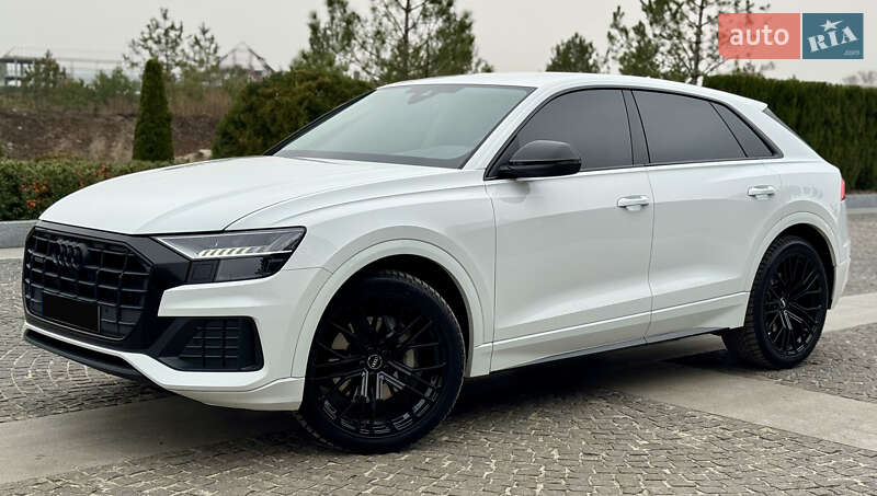 Позашляховик / Кросовер Audi Q8 2023 в Дніпрі