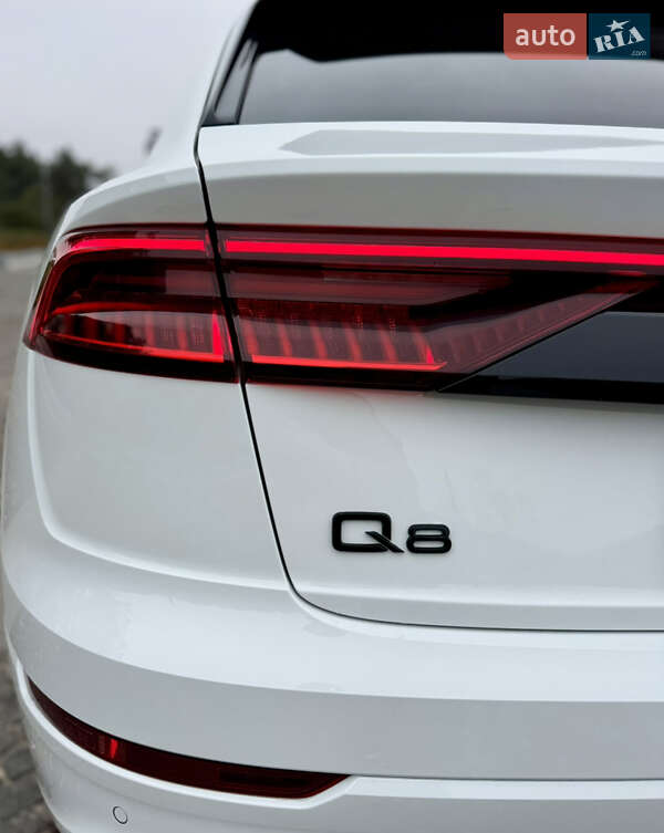 Позашляховик / Кросовер Audi Q8 2023 в Дніпрі