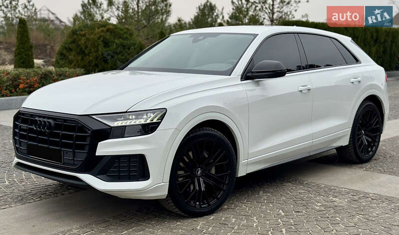 Позашляховик / Кросовер Audi Q8 2023 в Дніпрі