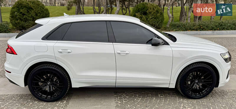 Позашляховик / Кросовер Audi Q8 2023 в Дніпрі