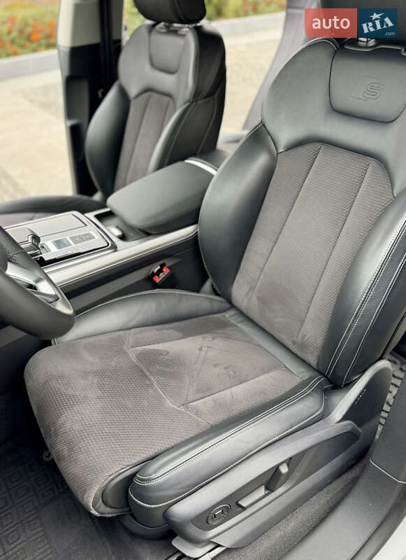 Позашляховик / Кросовер Audi Q8 2023 в Дніпрі