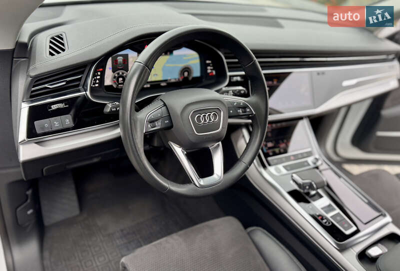 Позашляховик / Кросовер Audi Q8 2023 в Дніпрі