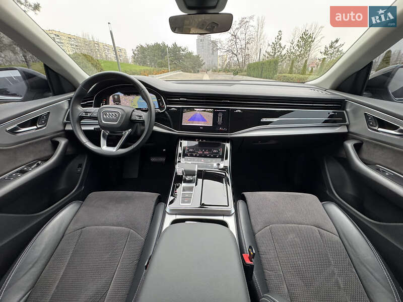 Позашляховик / Кросовер Audi Q8 2023 в Дніпрі