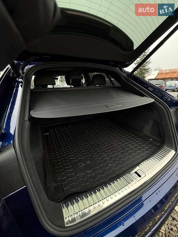 Внедорожник / Кроссовер Audi Q8 2023 в Черновцах