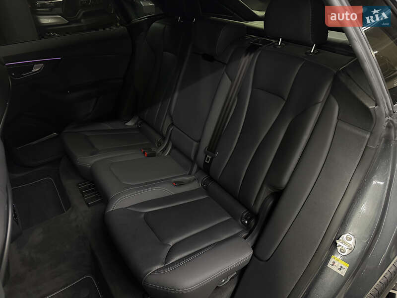 Позашляховик / Кросовер Audi Q8 2019 в Одесі