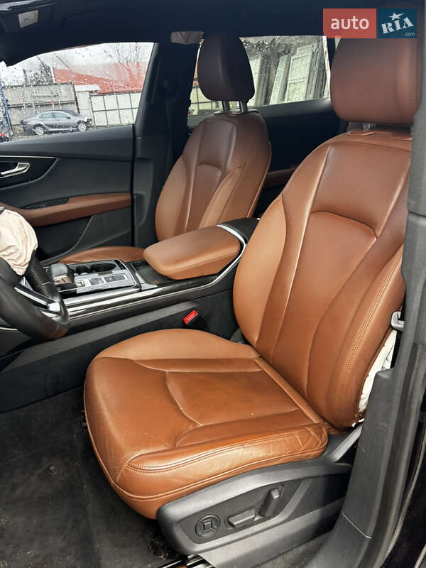 Внедорожник / Кроссовер Audi Q8 2019 в Стрые