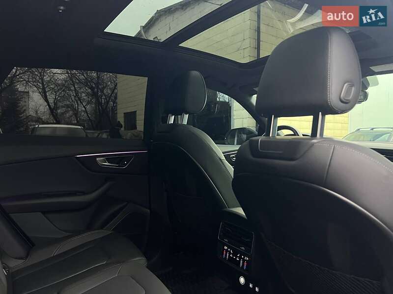 Внедорожник / Кроссовер Audi Q8 2018 в Ивано-Франковске