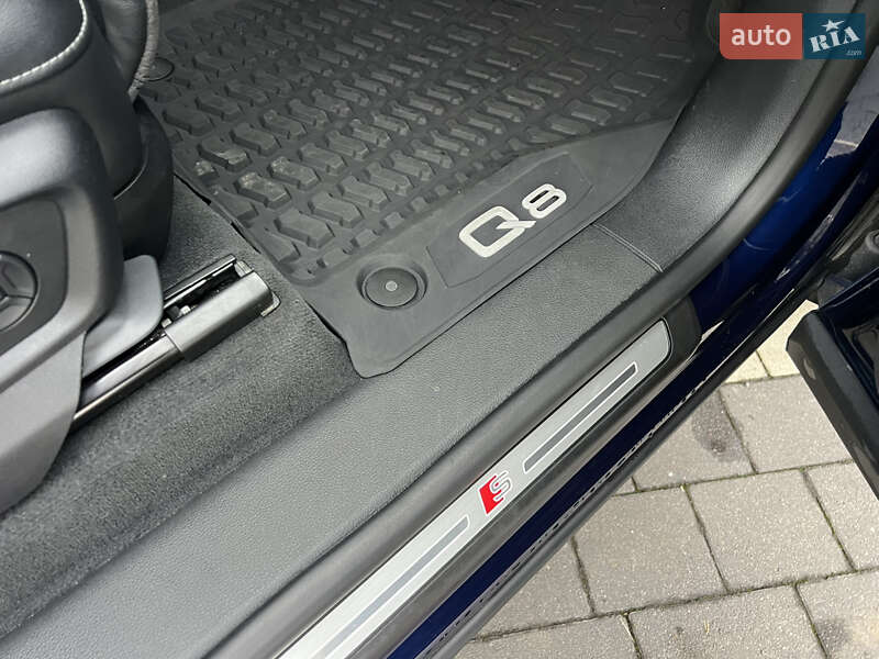 Внедорожник / Кроссовер Audi Q8 2020 в Мукачево