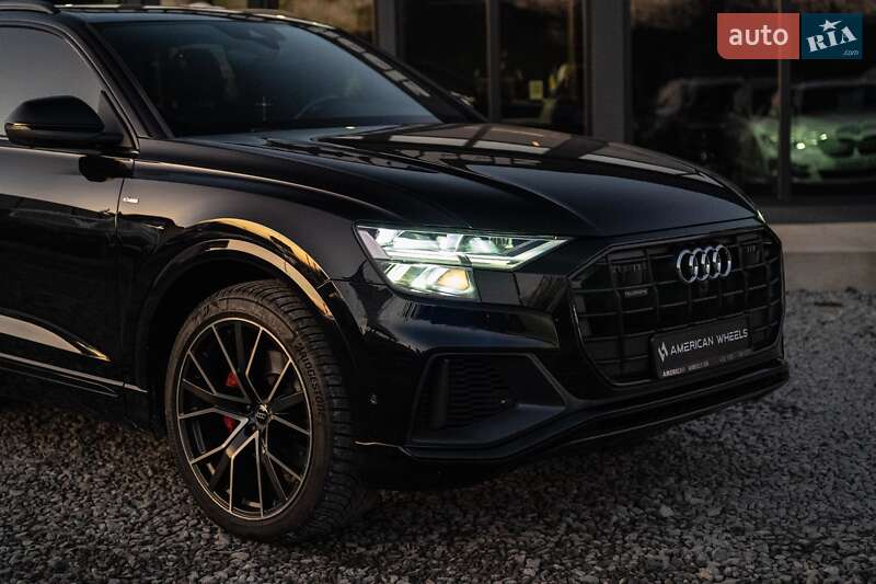 Позашляховик / Кросовер Audi Q8 2019 в Чернівцях