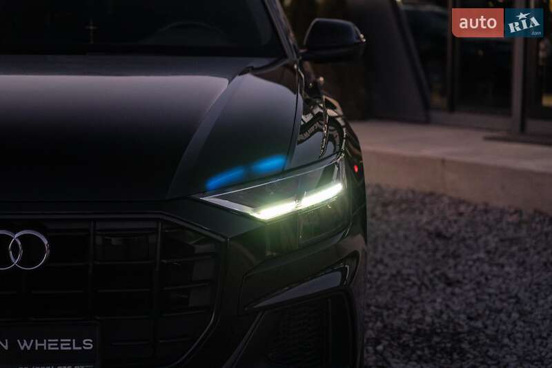Позашляховик / Кросовер Audi Q8 2019 в Чернівцях