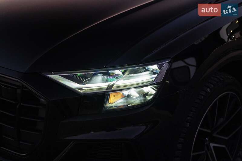 Позашляховик / Кросовер Audi Q8 2019 в Чернівцях