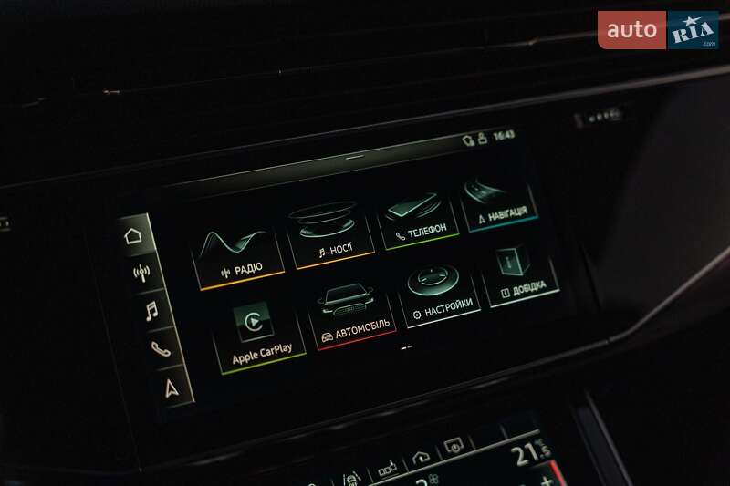 Позашляховик / Кросовер Audi Q8 2019 в Чернівцях